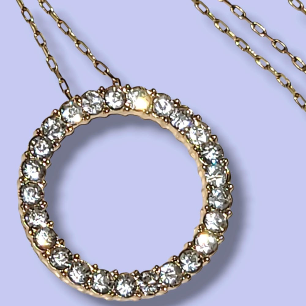 Vintage Y2K Gold Tone Crystal Circle Pendant Necklace 18"-21"